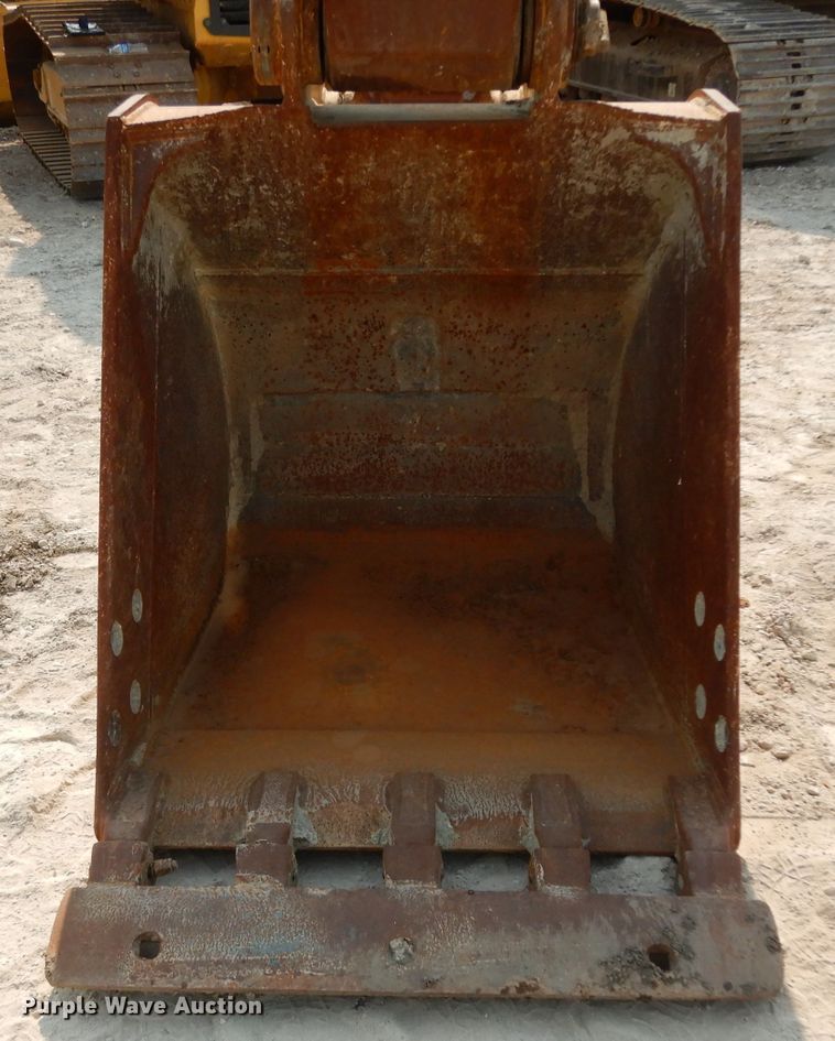 image for item DJ6544 2005 Caterpillar 320C excavator