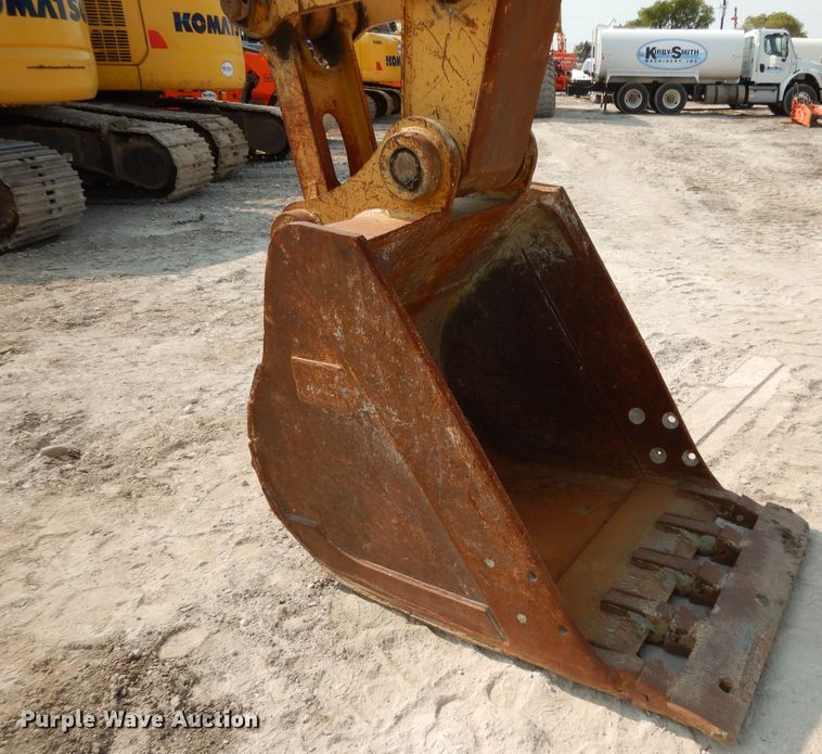 image for item DJ6544 2005 Caterpillar 320C excavator