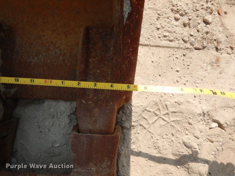 image for item DJ6544 2005 Caterpillar 320C excavator