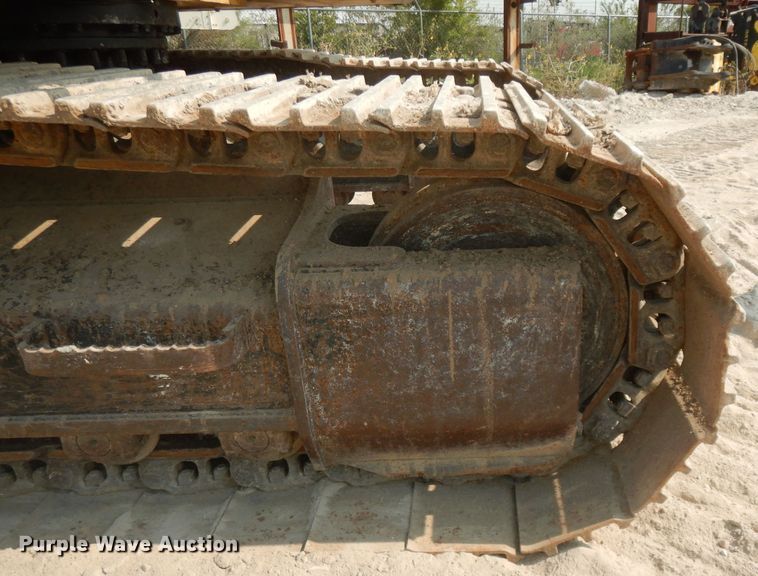 image for item DJ6544 2005 Caterpillar 320C excavator