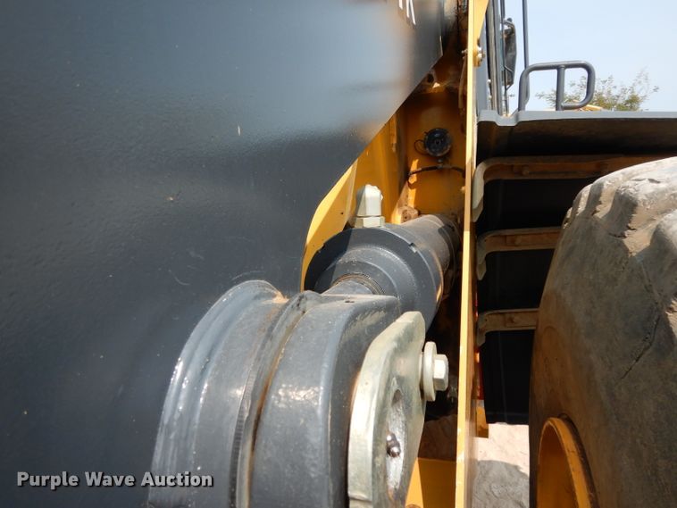 image for item DJ6546 2017 John Deere 644K  wheel loader