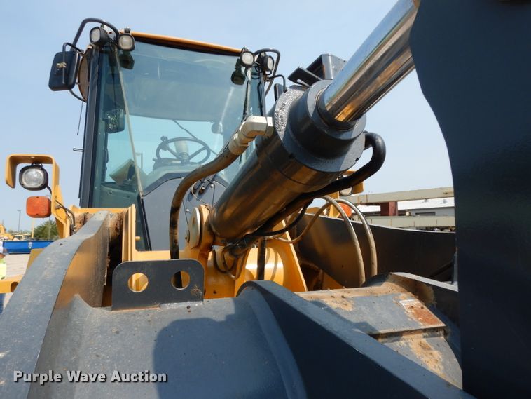 image for item DJ6546 2017 John Deere 644K  wheel loader