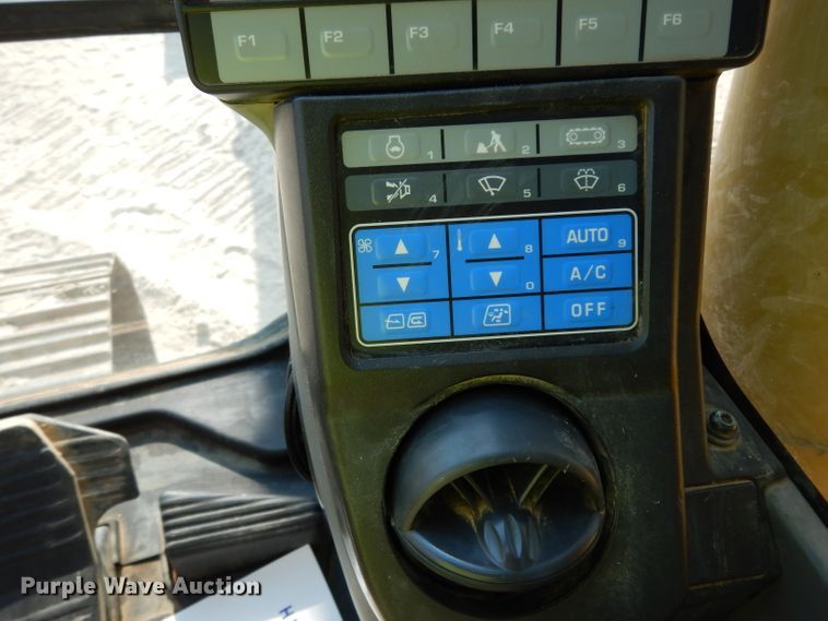 image for item DJ6547 2013 Komatsu PC240LC-10  excavator