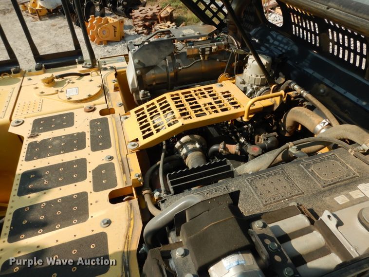 image for item DJ6547 2013 Komatsu PC240LC-10  excavator