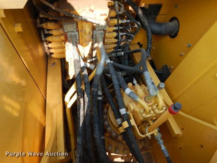 image for item DJ6547 2013 Komatsu PC240LC-10  excavator