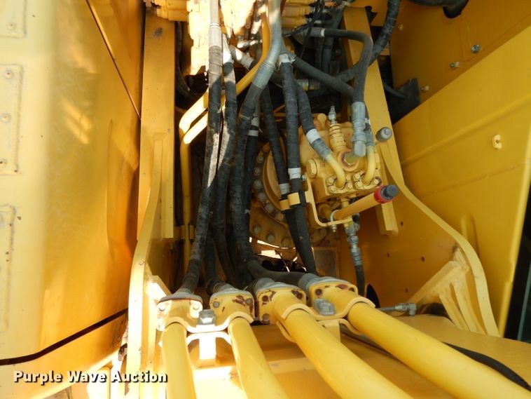 image for item DJ6547 2013 Komatsu PC240LC-10  excavator