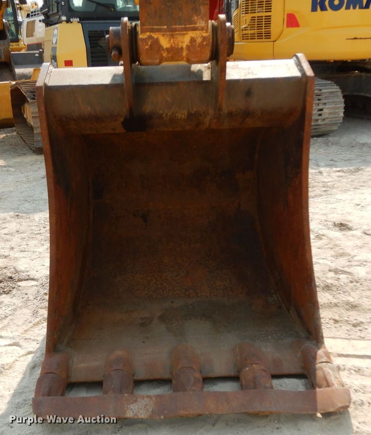 image for item DJ6547 2013 Komatsu PC240LC-10  excavator