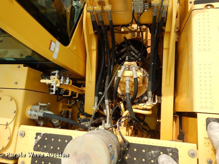 image for item DJ6548 2016 Komatsu PC360LC-11  excavator