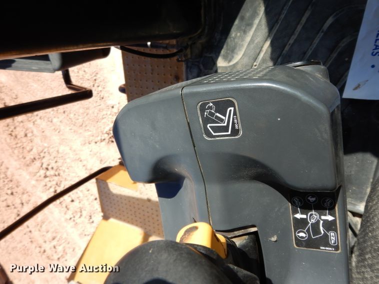 image for item DJ6549 2016 Caterpillar 966M  wheel loader