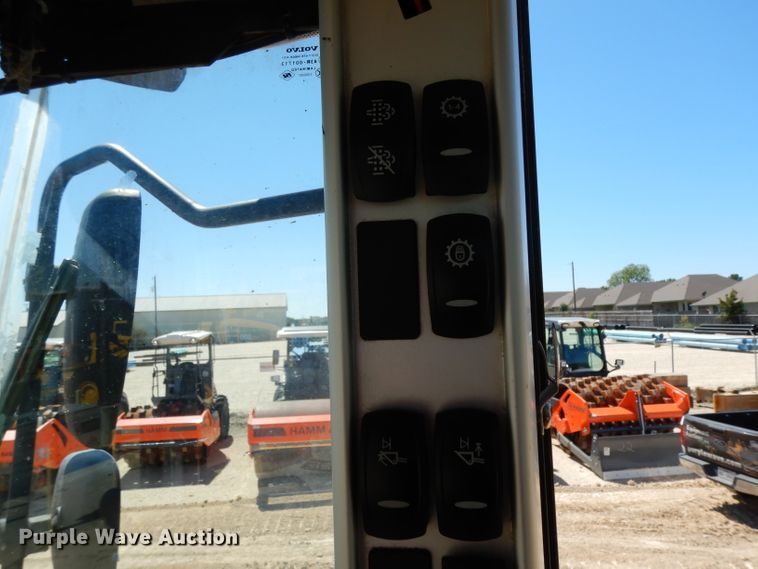 image for item DJ6553 2014 Volvo L180H  wheel loader