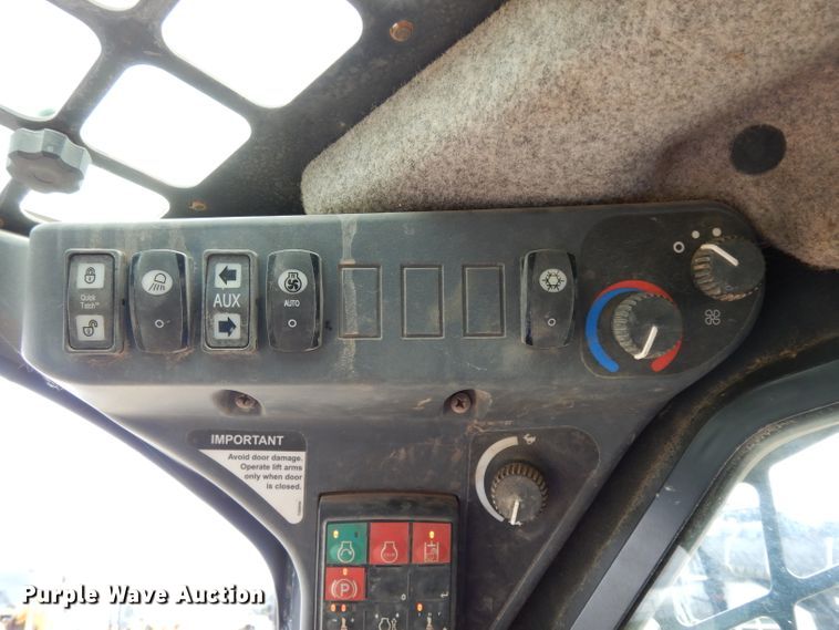 image for item DJ6555 2015 John Deere 333E  tracked skid steer loader