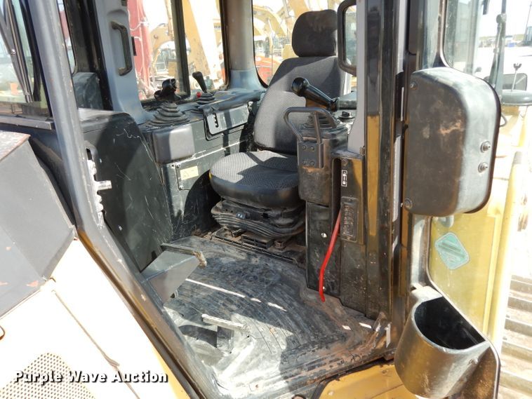 image for item DJ6556 2011 Komatsu D65EX-16   dozer