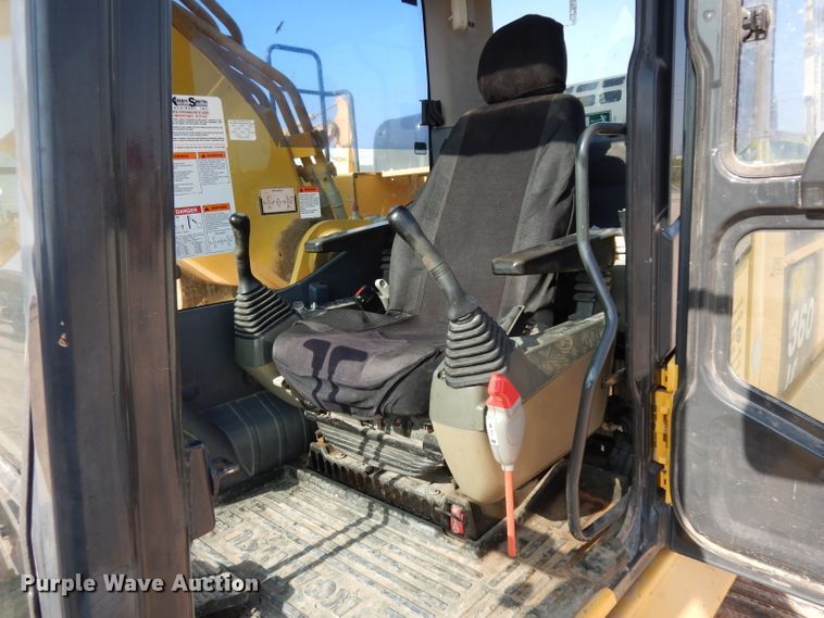 image for item DJ6557 2014 Komatsu PC360LC-10  excavator