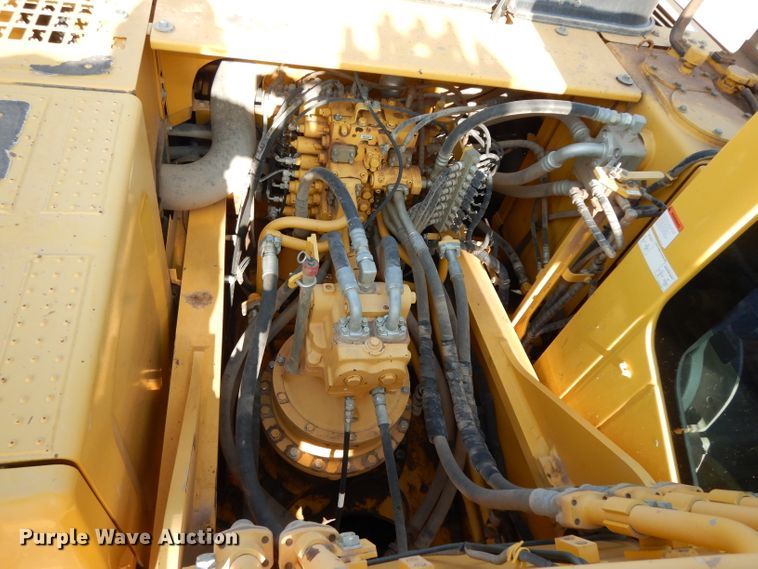 image for item DJ6557 2014 Komatsu PC360LC-10  excavator