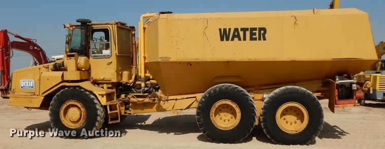 image for item DJ6558 1985 Moxy 6200S  water wagon