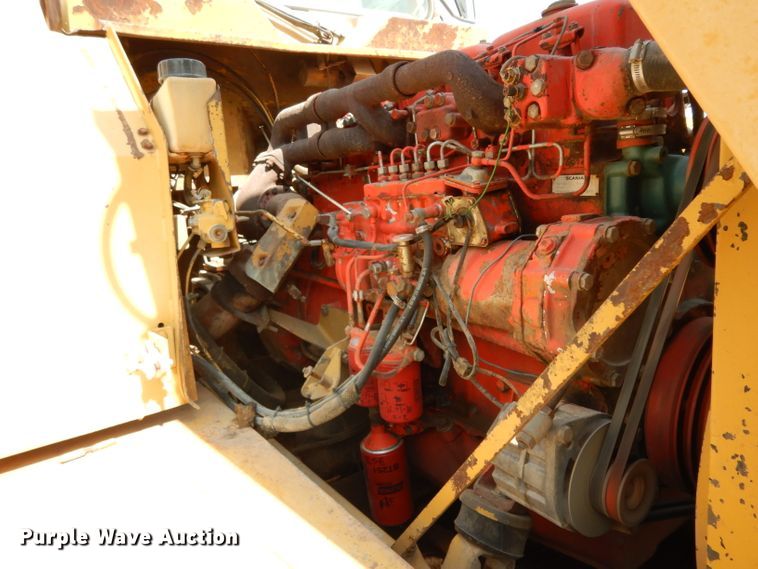 image for item DJ6558 1985 Moxy 6200S  water wagon