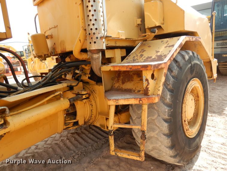 image for item DJ6558 1985 Moxy 6200S  water wagon