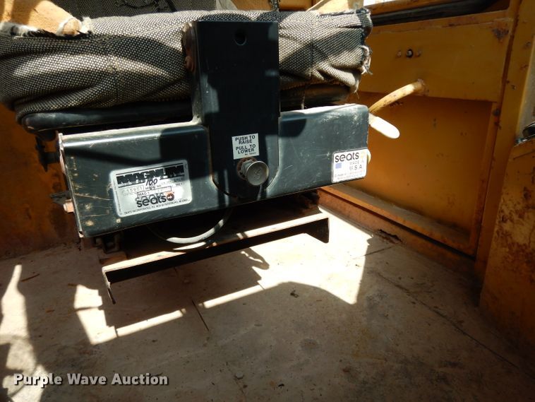 image for item DJ6558 1985 Moxy 6200S  water wagon