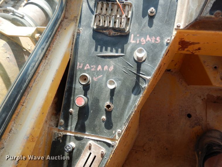 image for item DJ6558 1985 Moxy 6200S  water wagon