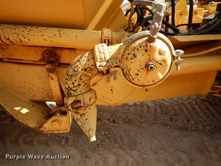 image for item DJ6558 1985 Moxy 6200S  water wagon