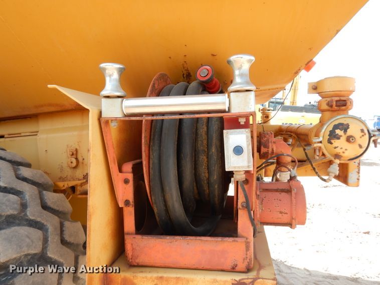 image for item DJ6558 1985 Moxy 6200S  water wagon