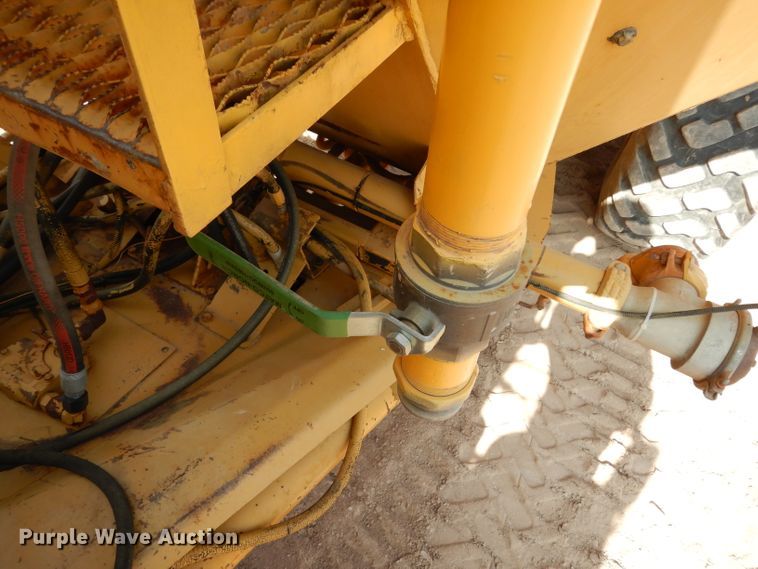 image for item DJ6558 1985 Moxy 6200S  water wagon