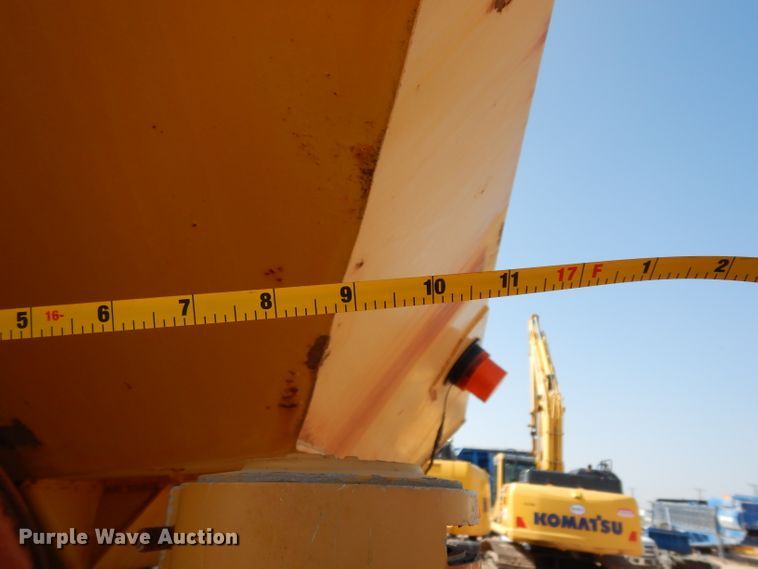 image for item DJ6558 1985 Moxy 6200S  water wagon