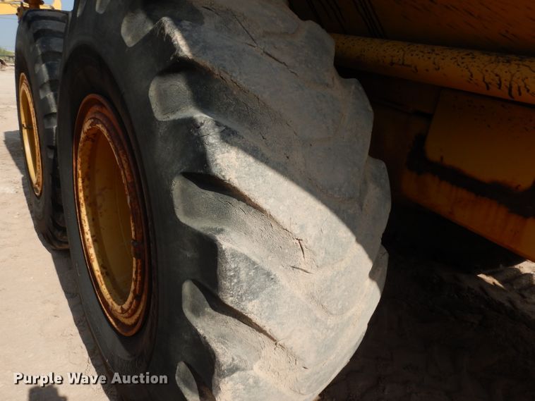 image for item DJ6558 1985 Moxy 6200S  water wagon