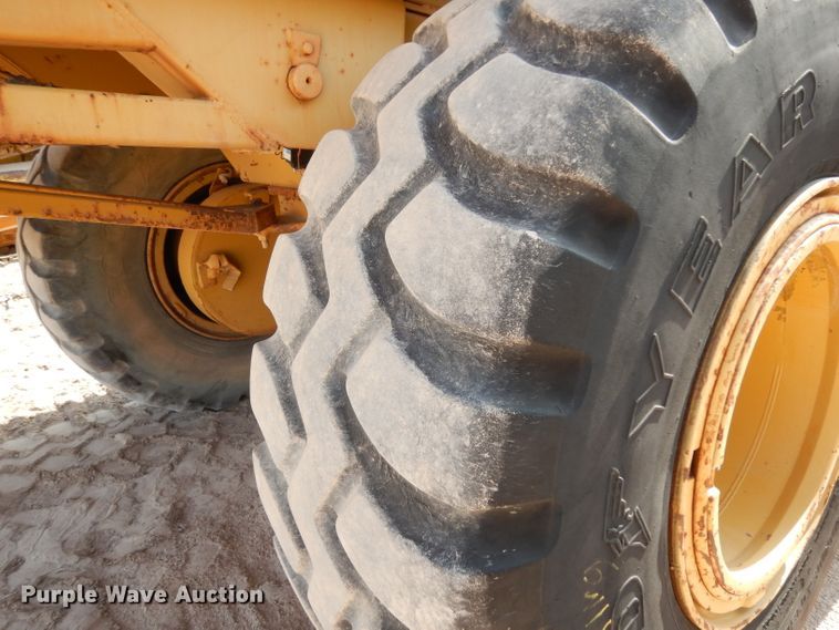 image for item DJ6558 1985 Moxy 6200S  water wagon