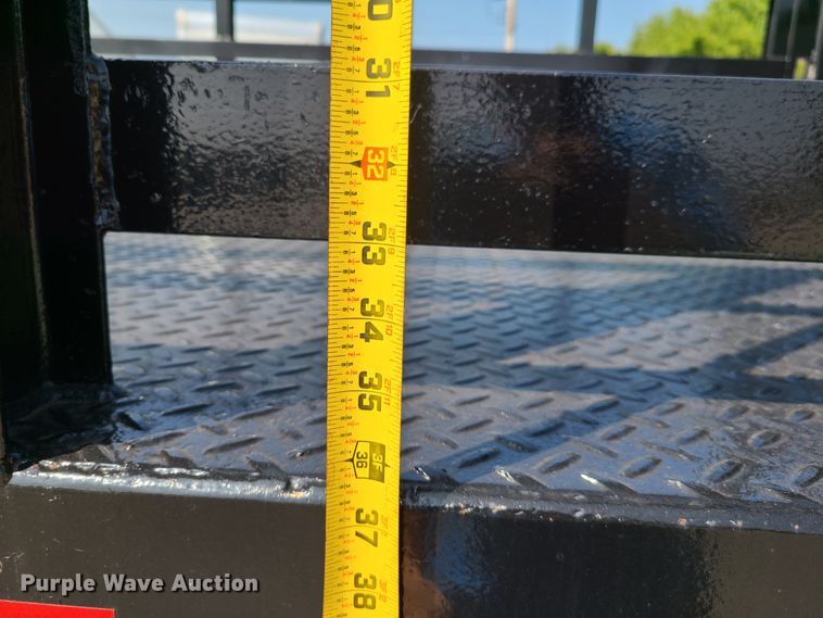 image for item DY9920 2005 International 4400  flatbed truck