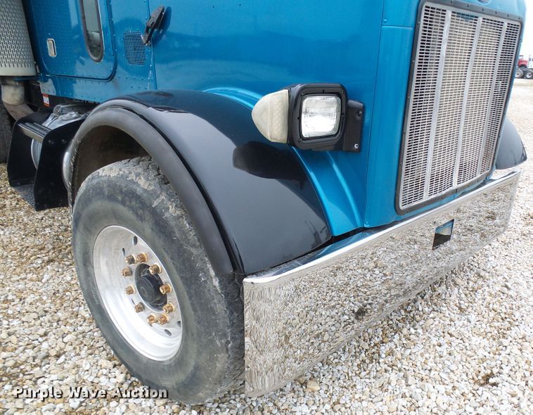 image for item EP9905 2000 Peterbilt 357  dump truck