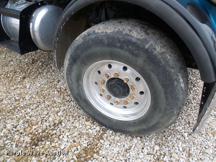 image for item EP9905 2000 Peterbilt 357  dump truck