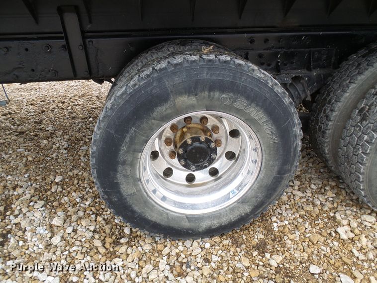 image for item EP9905 2000 Peterbilt 357  dump truck