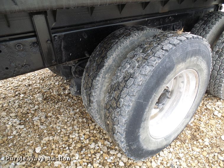 image for item EP9905 2000 Peterbilt 357  dump truck