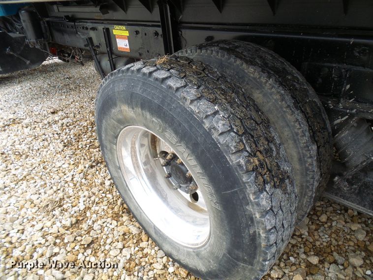 image for item EP9905 2000 Peterbilt 357  dump truck