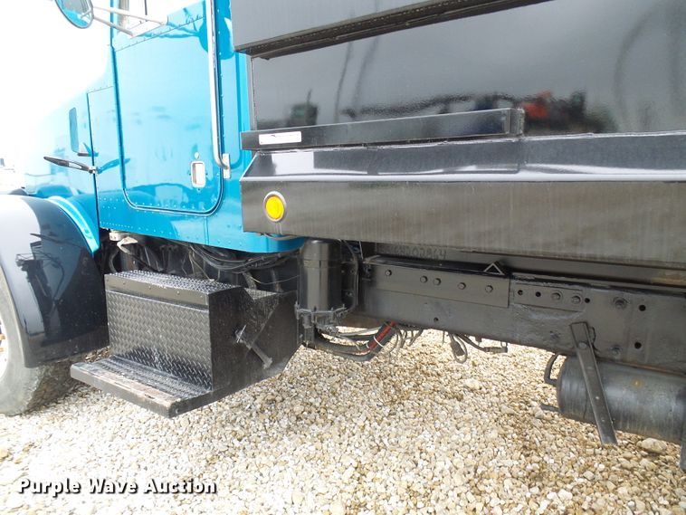 image for item EP9905 2000 Peterbilt 357  dump truck