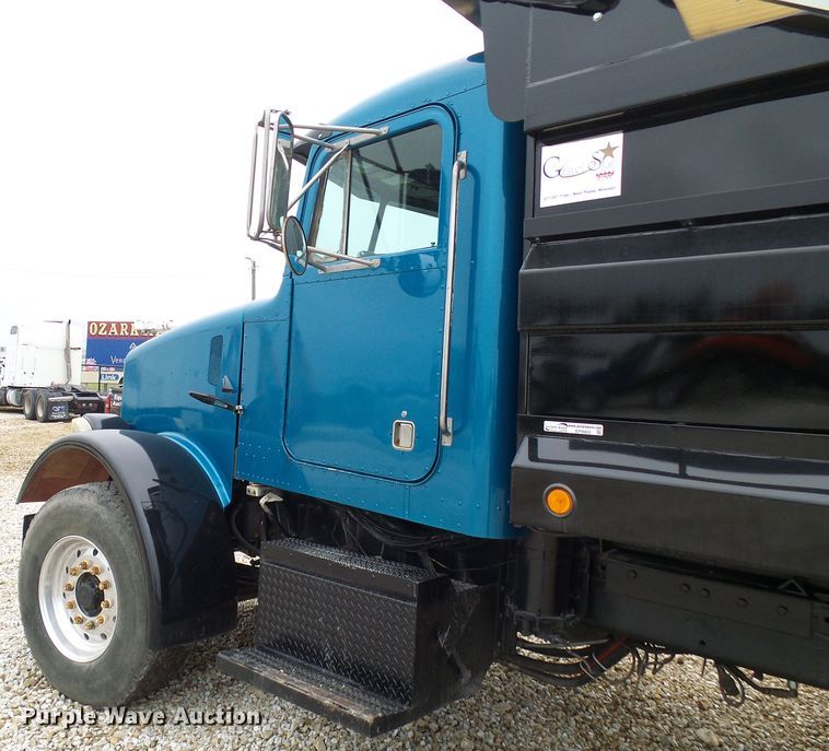 image for item EP9905 2000 Peterbilt 357  dump truck