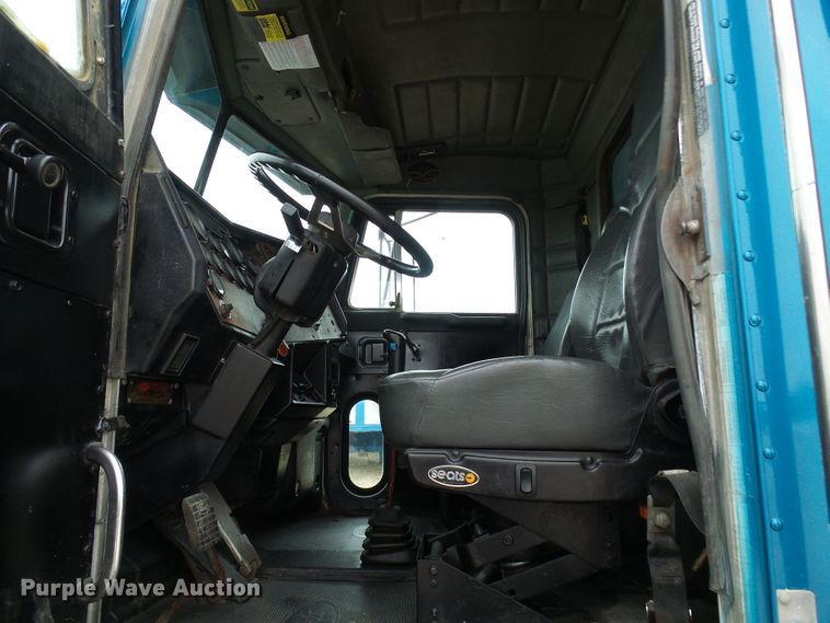 image for item EP9905 2000 Peterbilt 357  dump truck