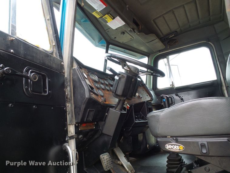 image for item EP9905 2000 Peterbilt 357  dump truck