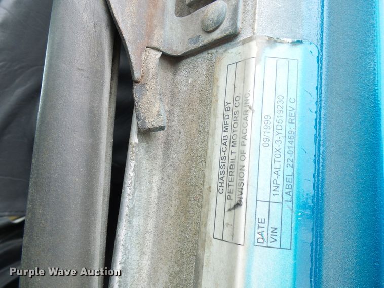 image for item EP9905 2000 Peterbilt 357  dump truck