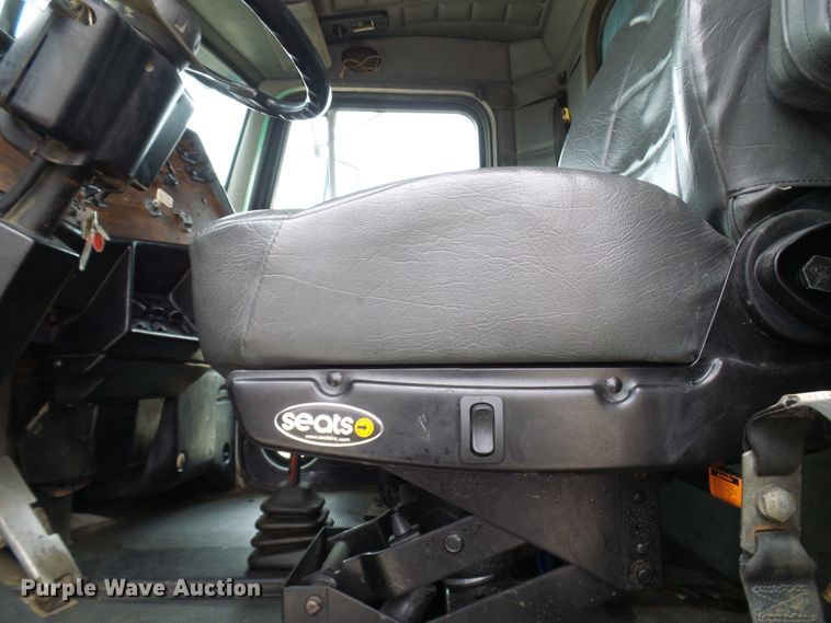 image for item EP9905 2000 Peterbilt 357  dump truck