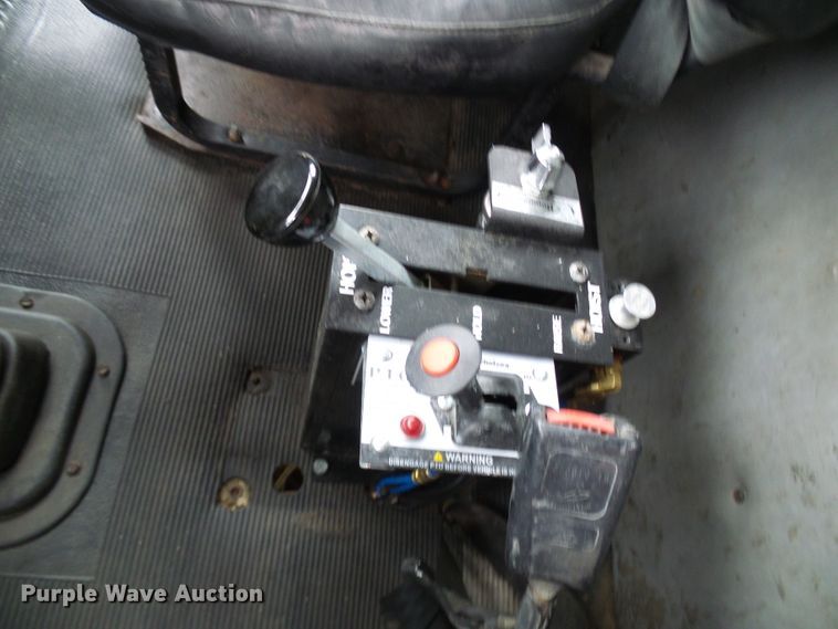 image for item EP9905 2000 Peterbilt 357  dump truck