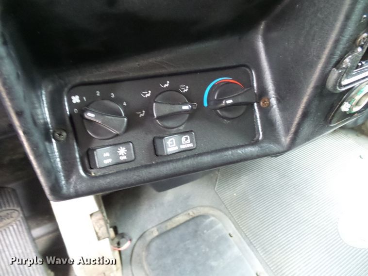 image for item EP9905 2000 Peterbilt 357  dump truck