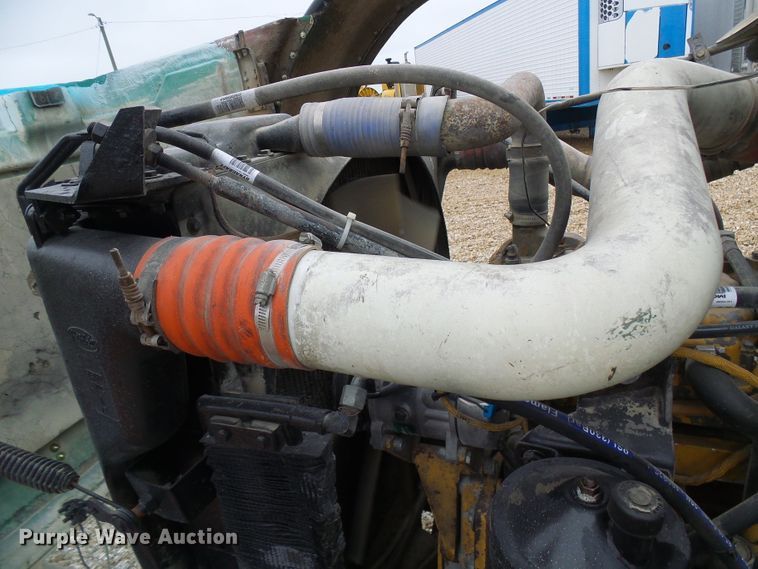 image for item EP9905 2000 Peterbilt 357  dump truck