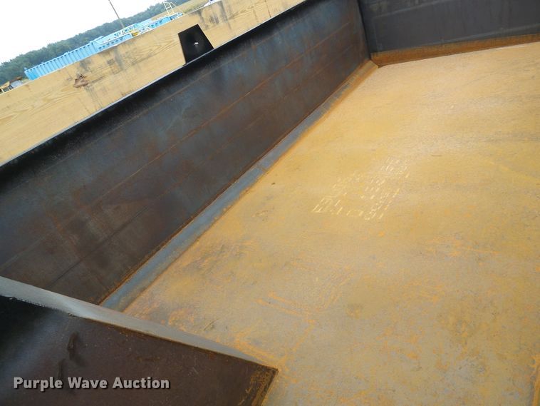 image for item EP9905 2000 Peterbilt 357  dump truck