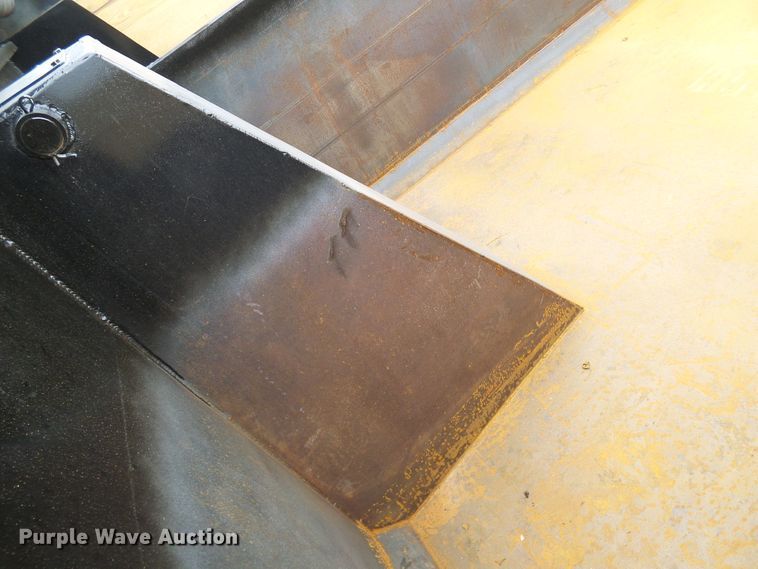 image for item EP9905 2000 Peterbilt 357  dump truck