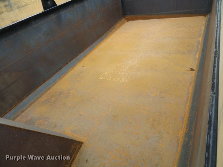 image for item EP9905 2000 Peterbilt 357  dump truck