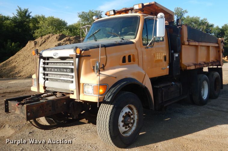 image for item FT9007 2001 Sterling L-Line  dump truck