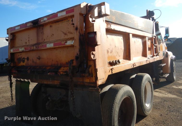 image for item FT9007 2001 Sterling L-Line  dump truck