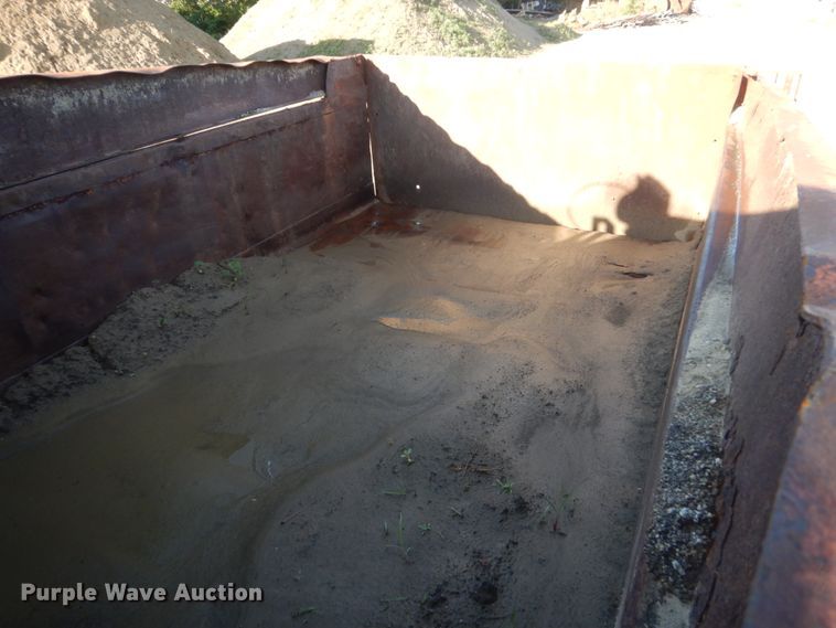 image for item FT9007 2001 Sterling L-Line  dump truck